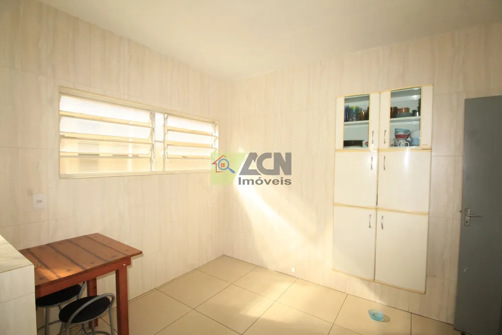 Casa, 5 quartos, 220 m² - Foto 1