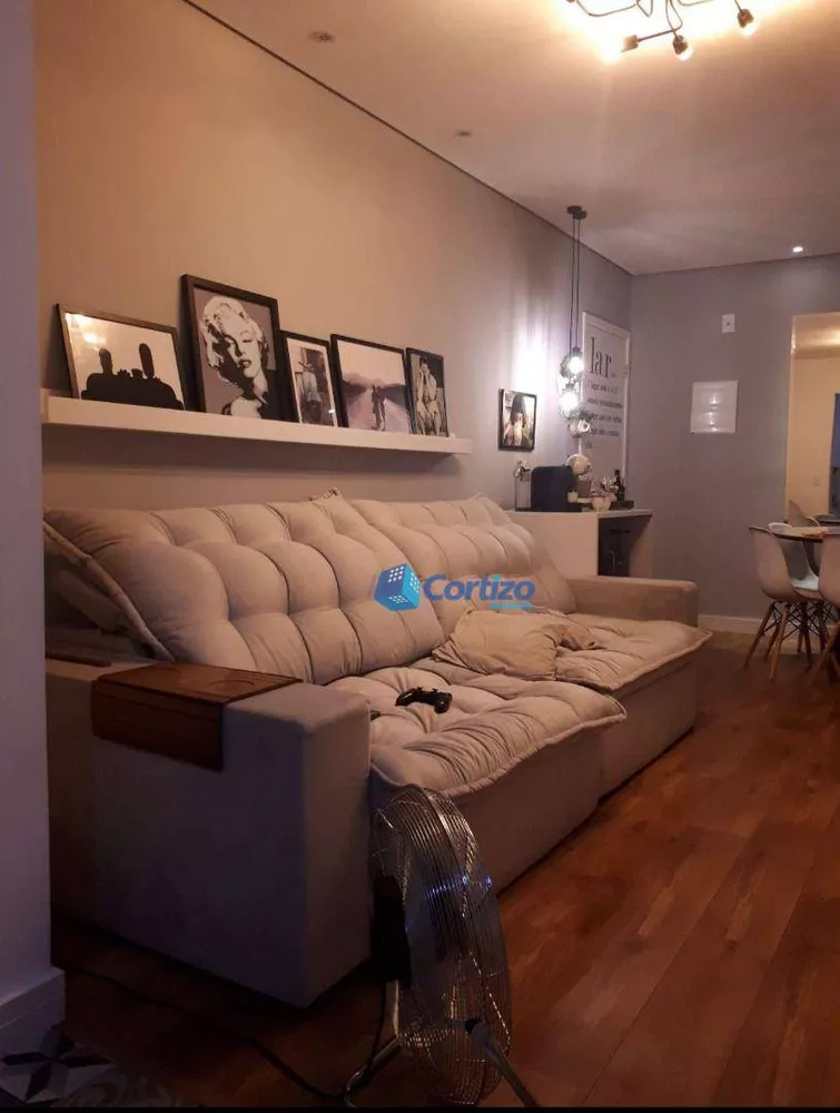 Apartamento à venda com 2 quartos, 67m² - Foto 4