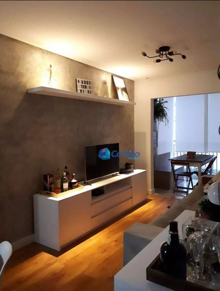 Apartamento à venda com 2 quartos, 67m² - Foto 1