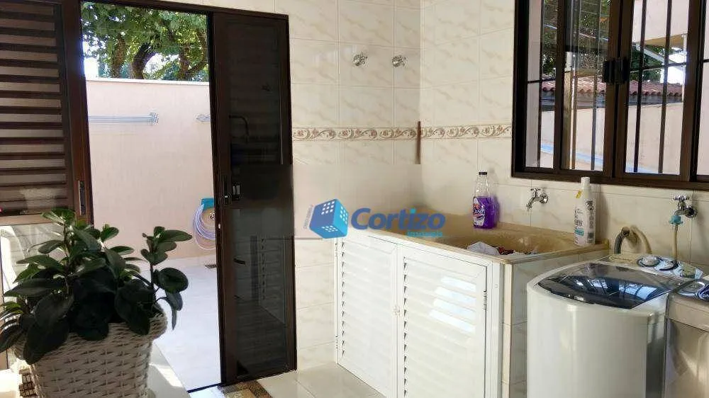 Casa, 4 quartos, 380 m² - Foto 1