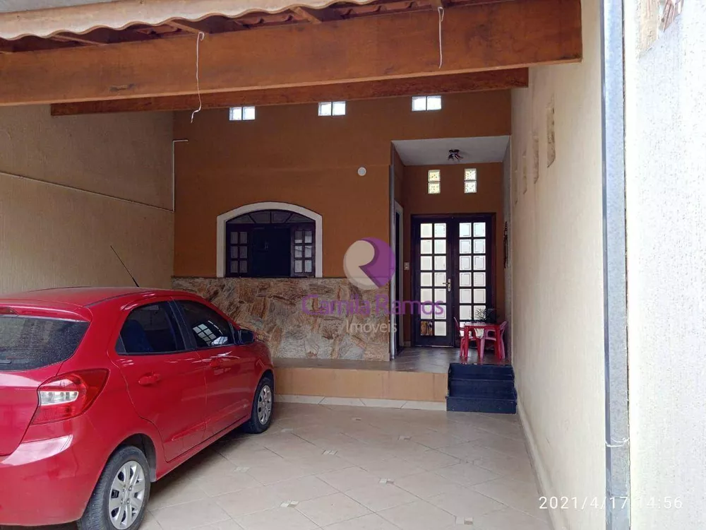 Casa à venda com 3 quartos, 150m² - Foto 1