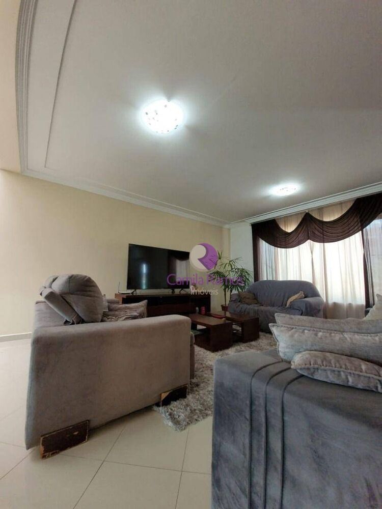 Sobrado, 3 quartos, 298 m² - Foto 1