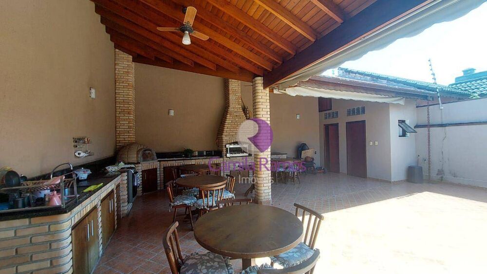 Casa, 3 quartos, 212 m² - Foto 4