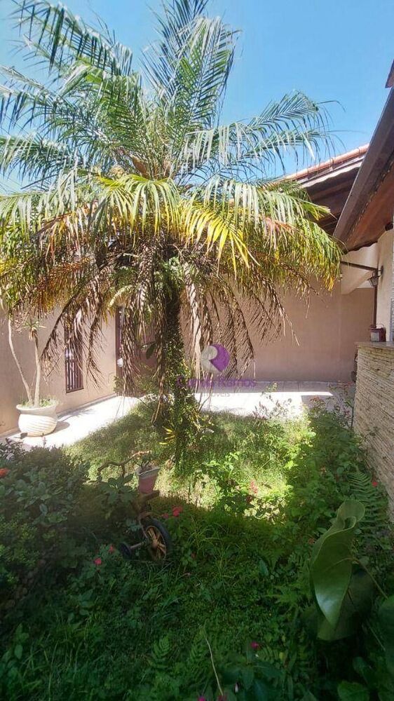 Casa, 3 quartos, 212 m² - Foto 1