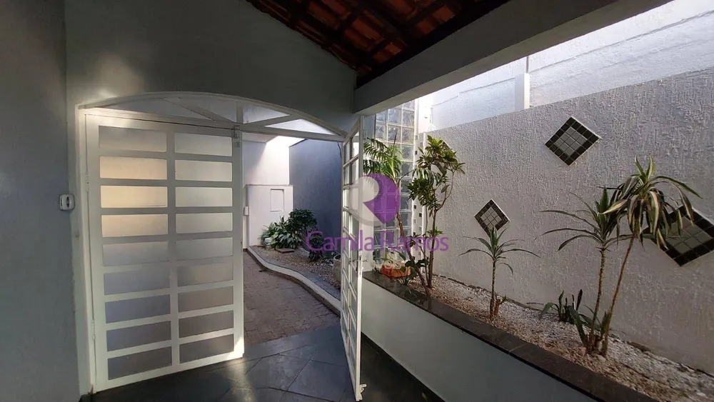 Casa, 4 quartos, 243 m² - Foto 2