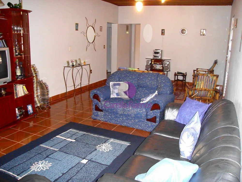 Chácara, 3 quartos, 1200 m² - Foto 1