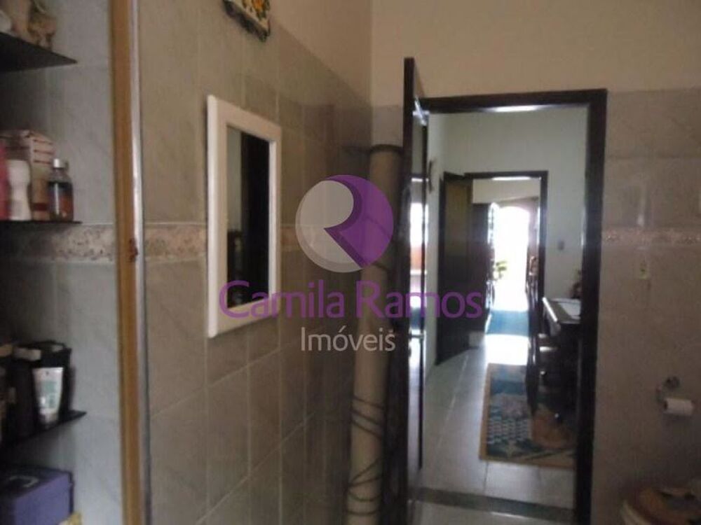 Casa à venda com 2 quartos, 125m² - Foto 1