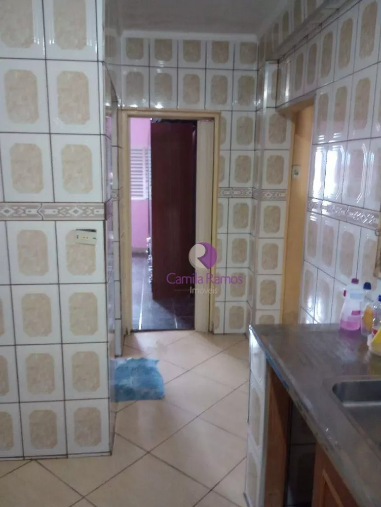 Casa à venda com 5 quartos, 180m² - Foto 4