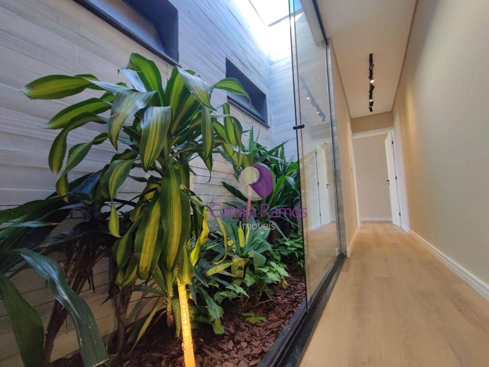 Sobrado, 4 quartos, 242 m² - Foto 2