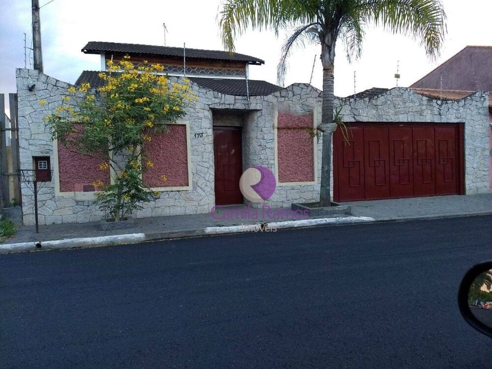 Sobrado à venda com 4 quartos, 300m² - Foto 1