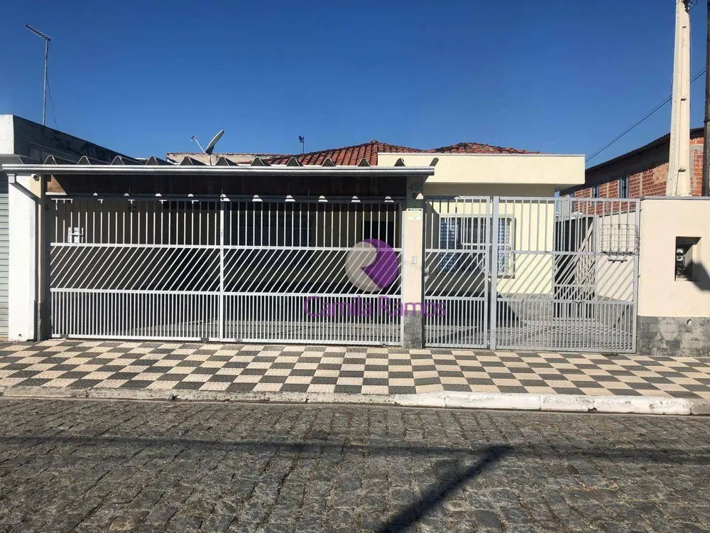 Casa, 3 quartos, 212 m² - Foto 1