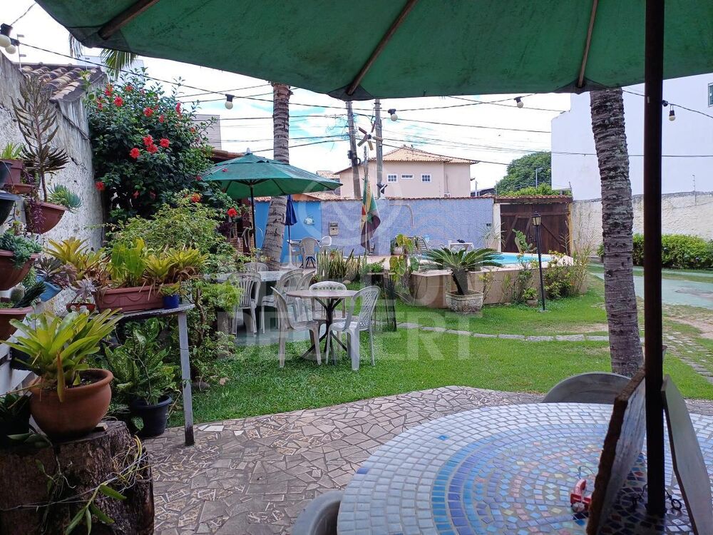Casa à venda com 4 quartos, 293m² - Foto 1