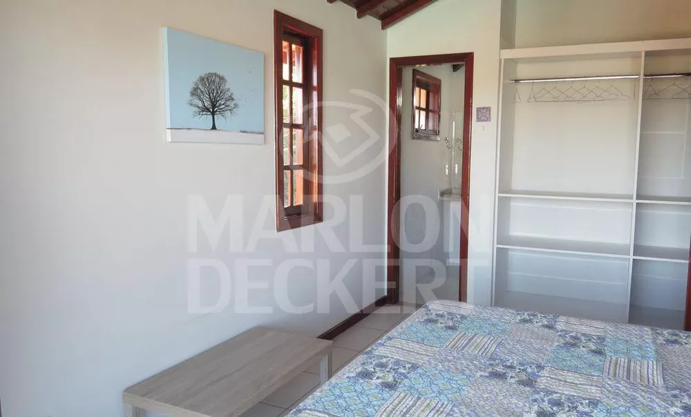 Casa à venda com 6 quartos, 242m² - Foto 8