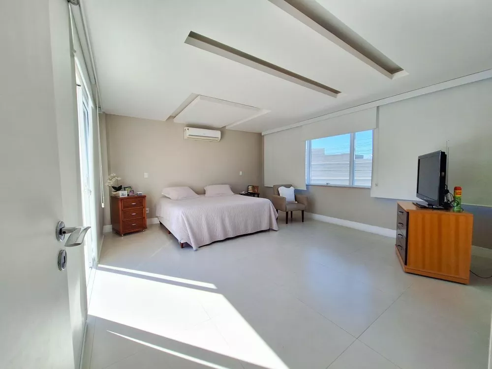 Casa, 4 quartos, 268 m² - Foto 36