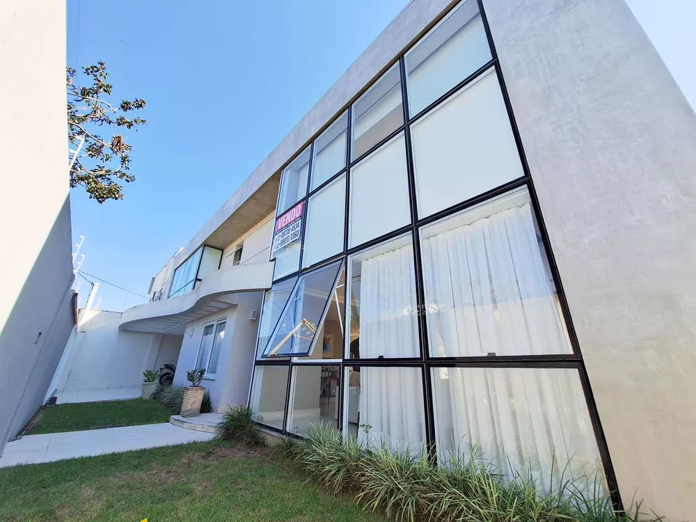Casa, 4 quartos, 268 m² - Foto 1