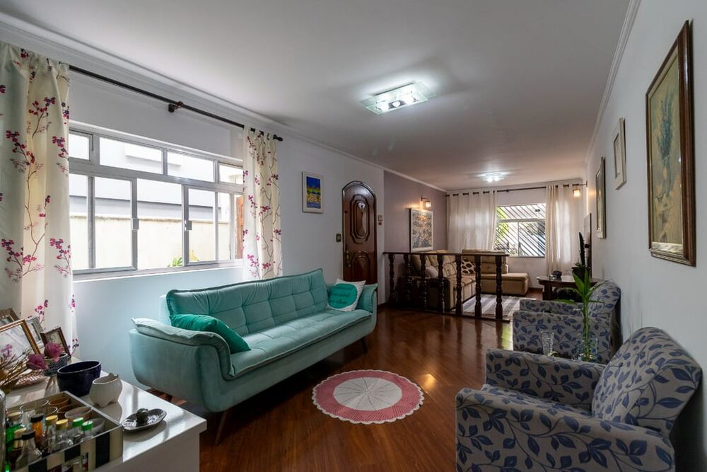 Casa à venda com 3 quartos, 200m² - Foto 1
