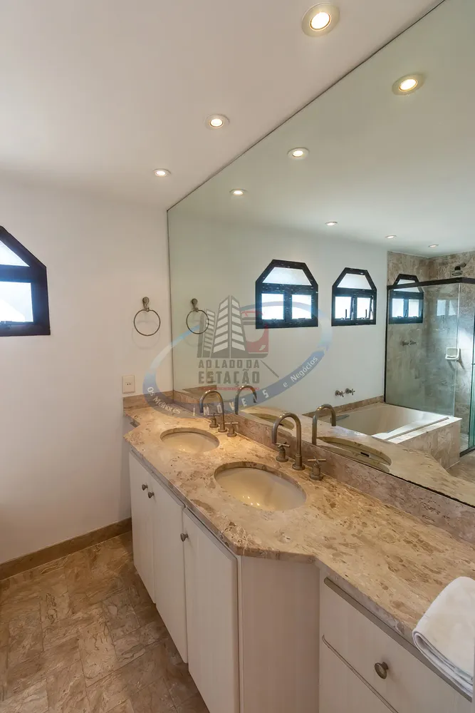 Apartamento, 3 quartos, 240 m² - Foto 1