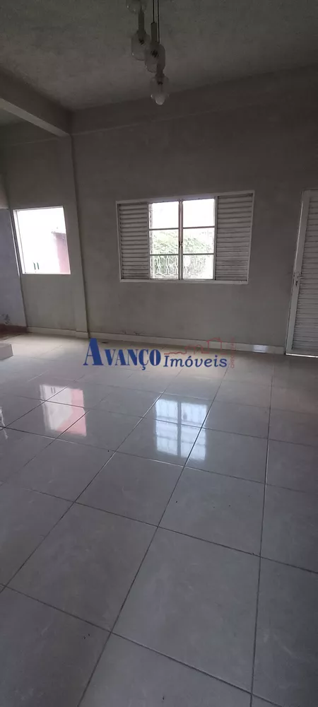 Casa à venda com 4 quartos, 282m² - Foto 2