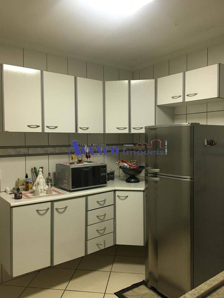 Casa, 4 quartos, 191 m² - Foto 1