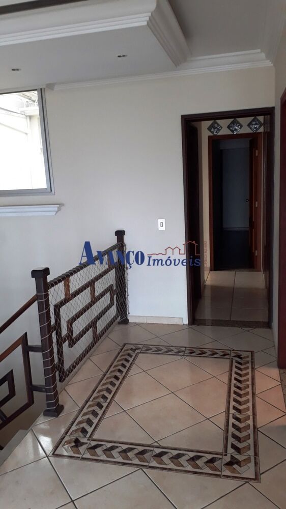 Casa à venda com 3 quartos, 380m² - Foto 4