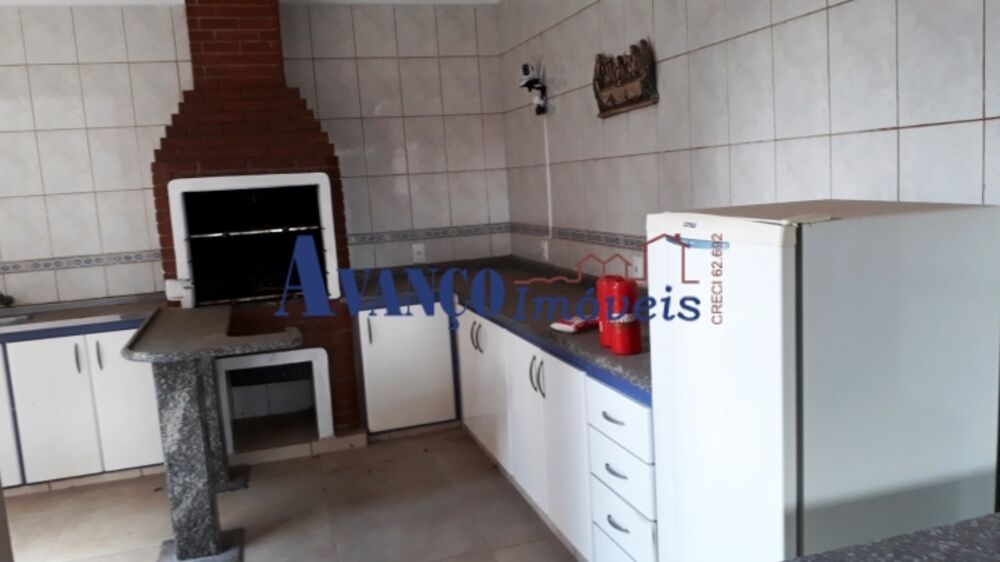 Casa à venda com 3 quartos, 380m² - Foto 16