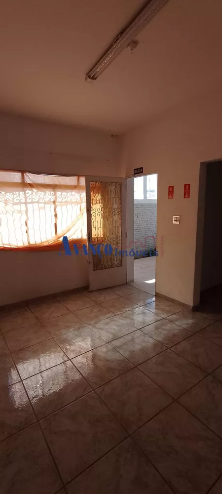 Casa para alugar com 3 quartos, 200m² - Foto 7