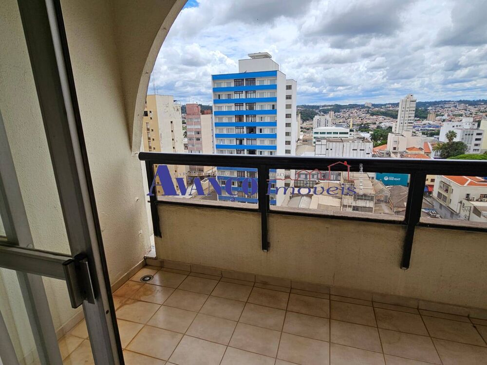 Apartamento para alugar com 3 quartos, 240m² - Foto 2