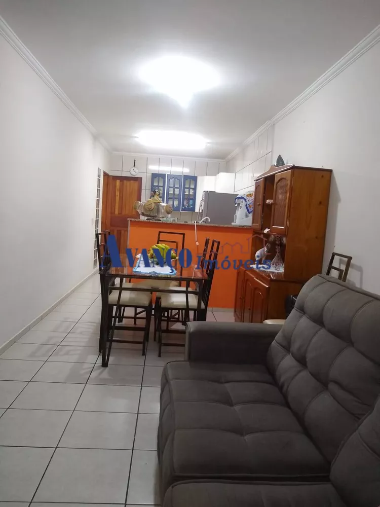 Casa à venda com 2 quartos, 115m² - Foto 1