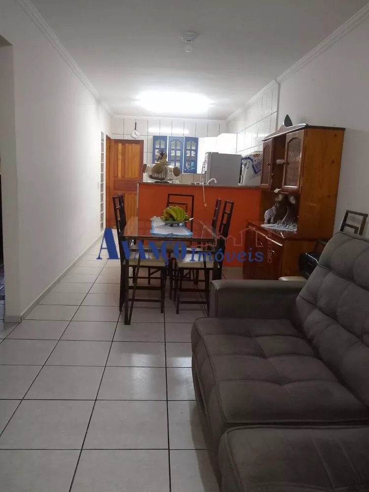 Casa à venda com 2 quartos, 115m² - Foto 2