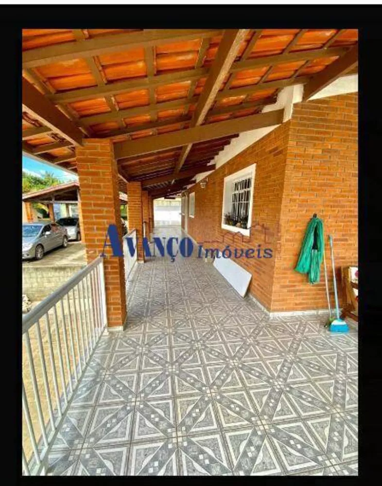 Fazenda à venda com 5 quartos, 415m² - Foto 1