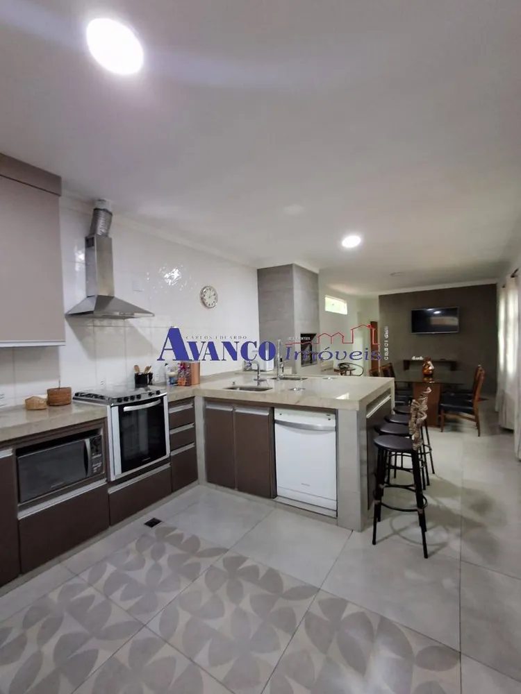 Casa, 3 quartos, 252 m² - Foto 3