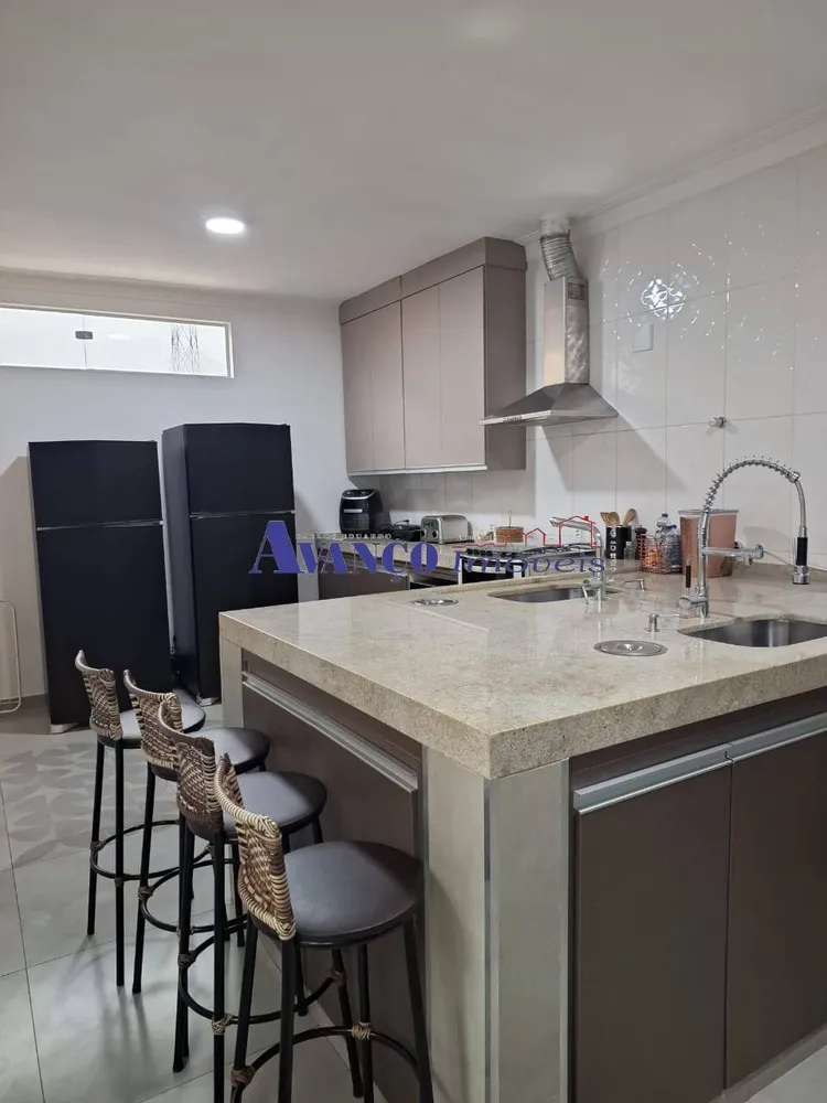 Casa, 3 quartos, 252 m² - Foto 3