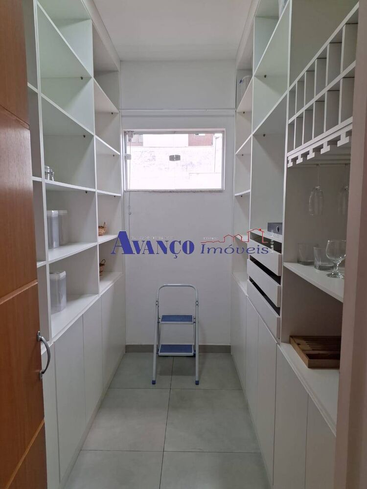 Casa, 3 quartos, 252 m² - Foto 3