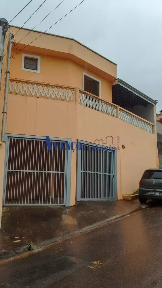 Casa à venda com 3 quartos, 200m² - Foto 1