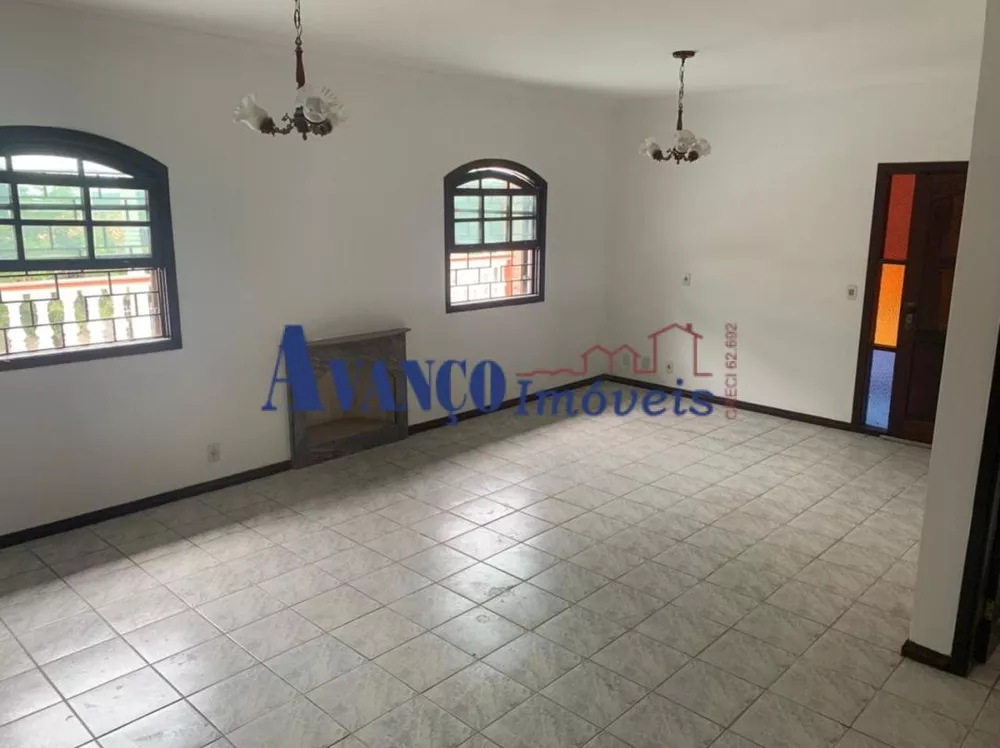 Casa à venda com 3 quartos, 205m² - Foto 6