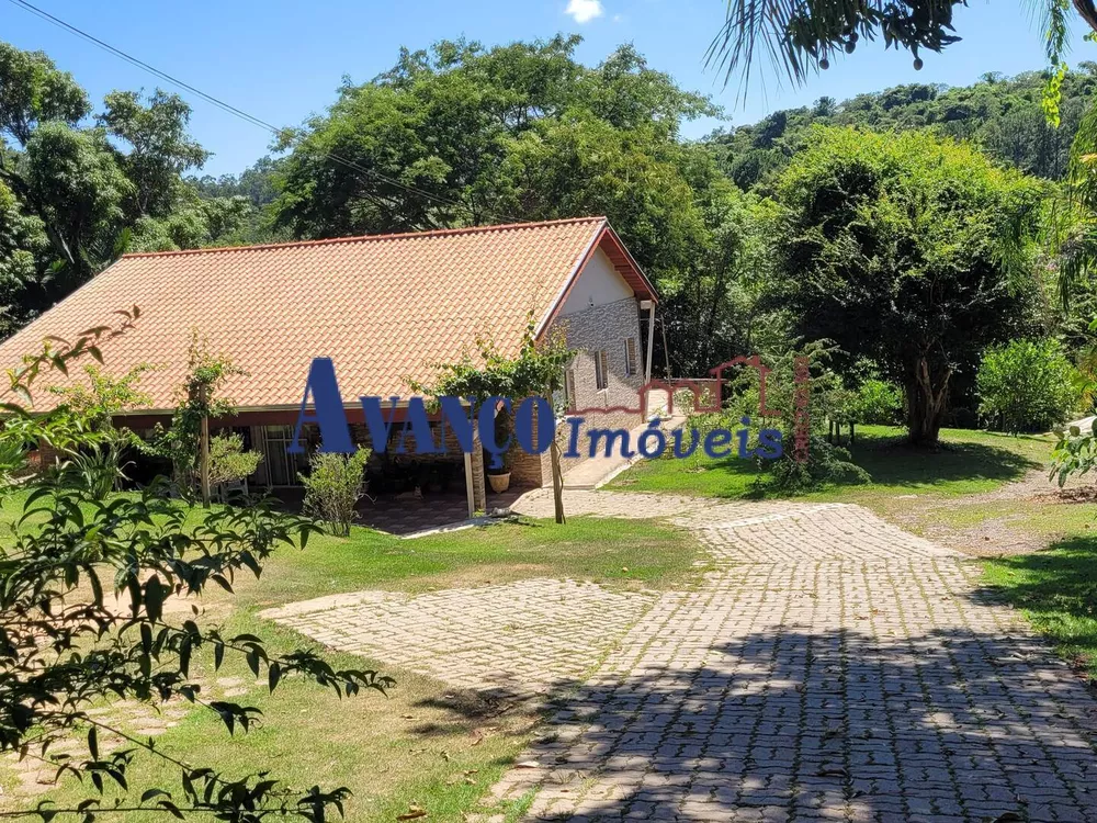 Fazenda à venda com 3 quartos, 200m² - Foto 1