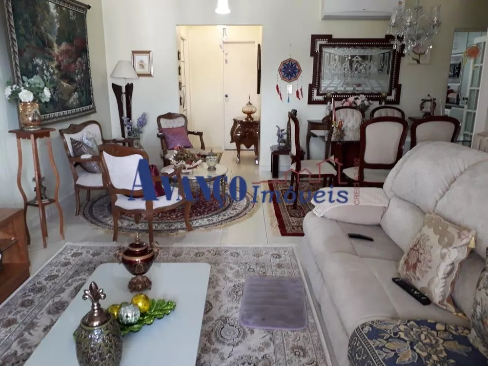 Apartamento à venda com 3 quartos, 150m² - Foto 2