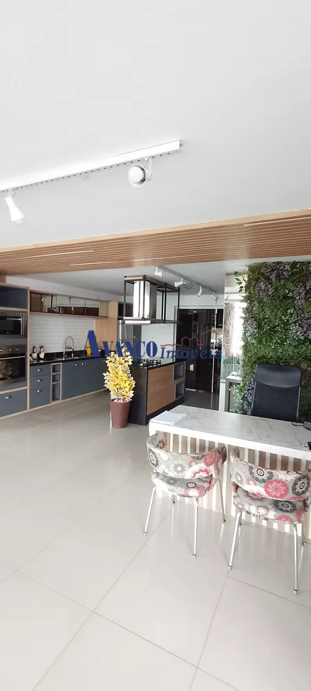 Casa à venda com 3 quartos, 294m² - Foto 4