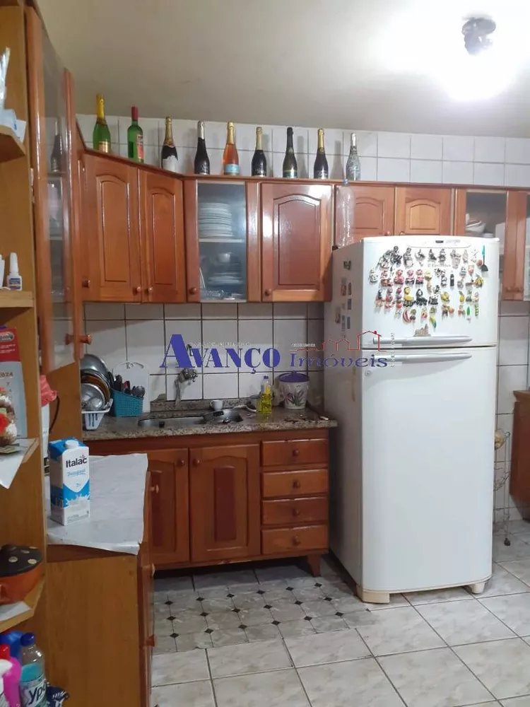 Casa à venda com 3 quartos, 50m² - Foto 3