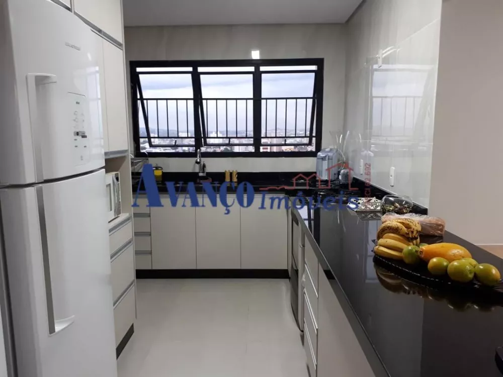 Apartamento à venda com 4 quartos, 198m² - Foto 7