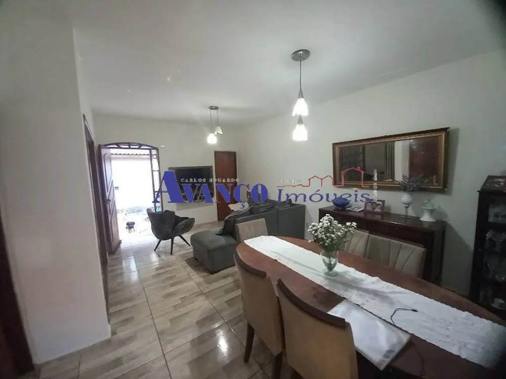 Casa, 5 quartos, 302 m² - Foto 1