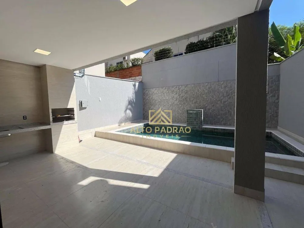 Casa, 4 quartos, 225 m² - Foto 1