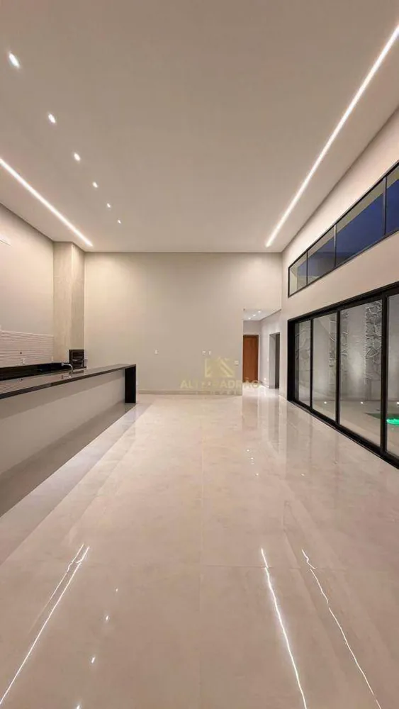 Casa, 4 quartos, 248 m² - Foto 2