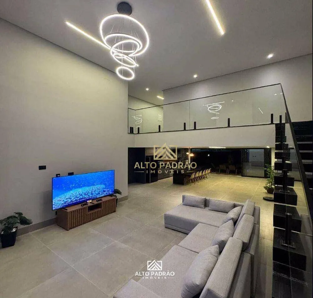 Casa, 3 quartos, 215 m² - Foto 1