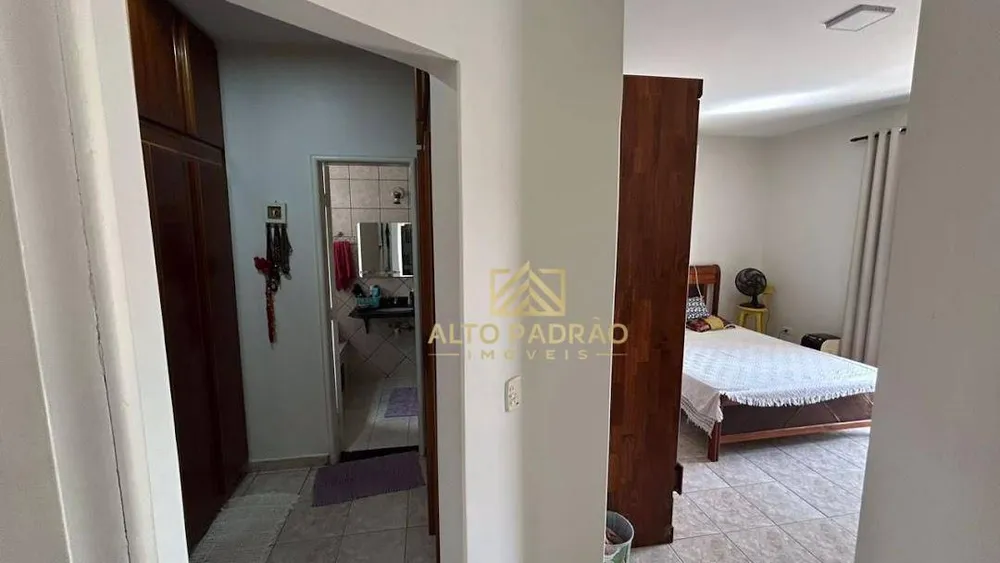 Casa, 4 quartos, 221 m² - Foto 2
