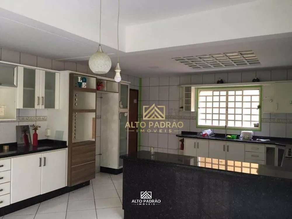 Casa, 4 quartos, 275 m² - Foto 2