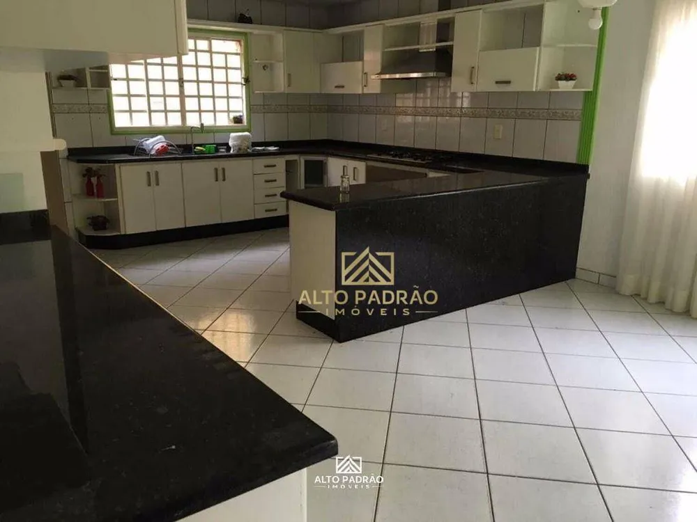 Casa, 4 quartos, 275 m² - Foto 4