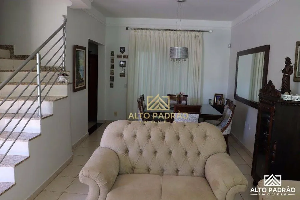 Casa, 4 quartos, 162 m² - Foto 2
