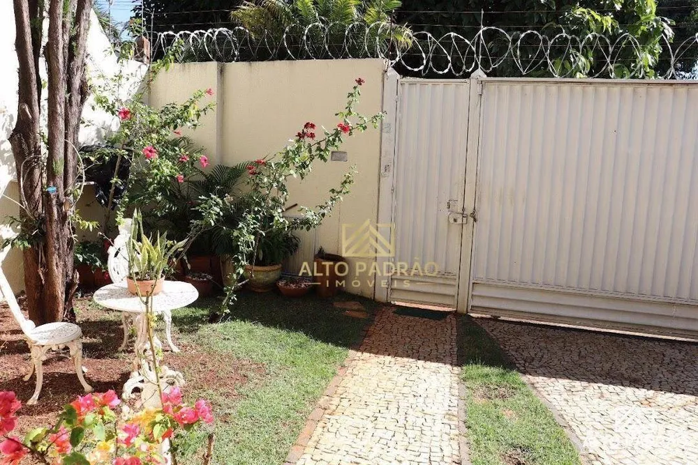 Casa, 4 quartos, 162 m² - Foto 1
