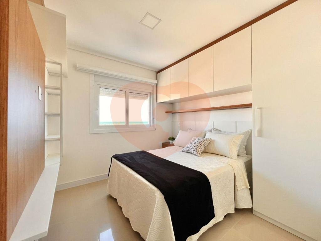 Apartamento à venda com 4 quartos, 168m² - Foto 2